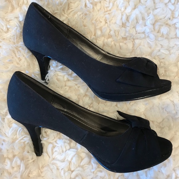 Kelly & Katie Shoes Kelly And Katie Black Bow Heels Poshmark